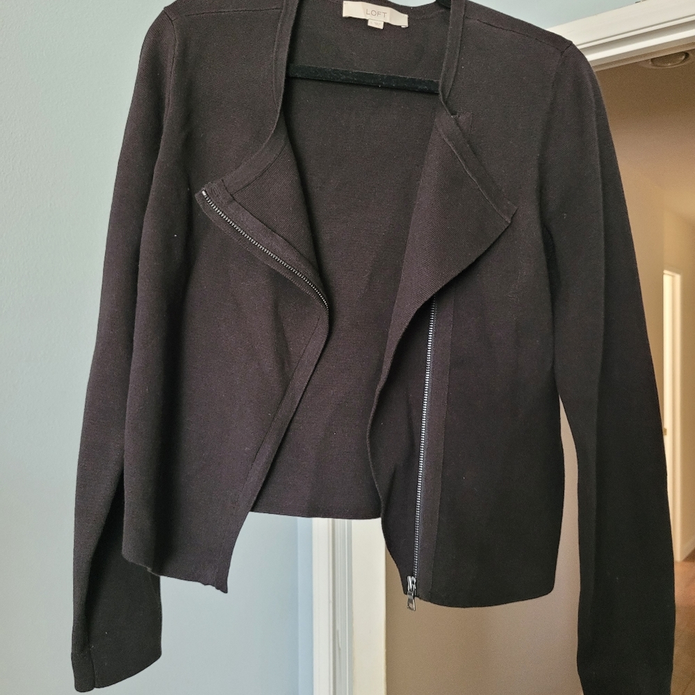 Crop black sweater